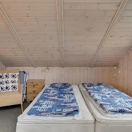 3 Bedroom Cozy In * Sjolund