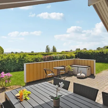 3 Bedroom Cozy In Sjolund