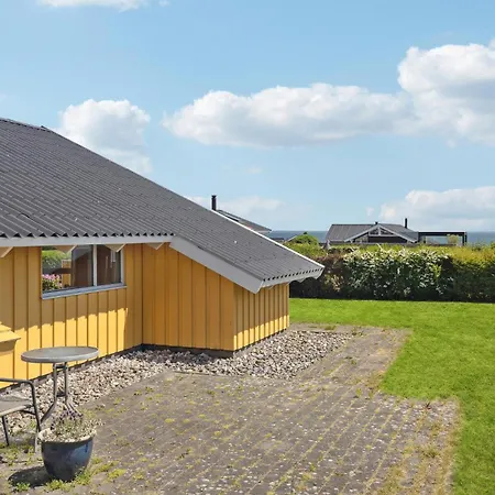 3 Bedroom Cozy In *