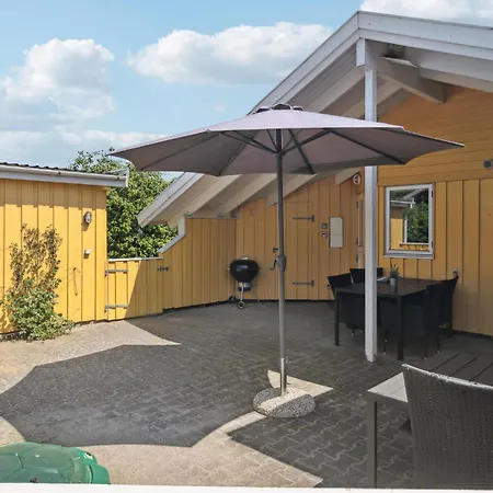 3 Bedroom Cozy In * Sjolund